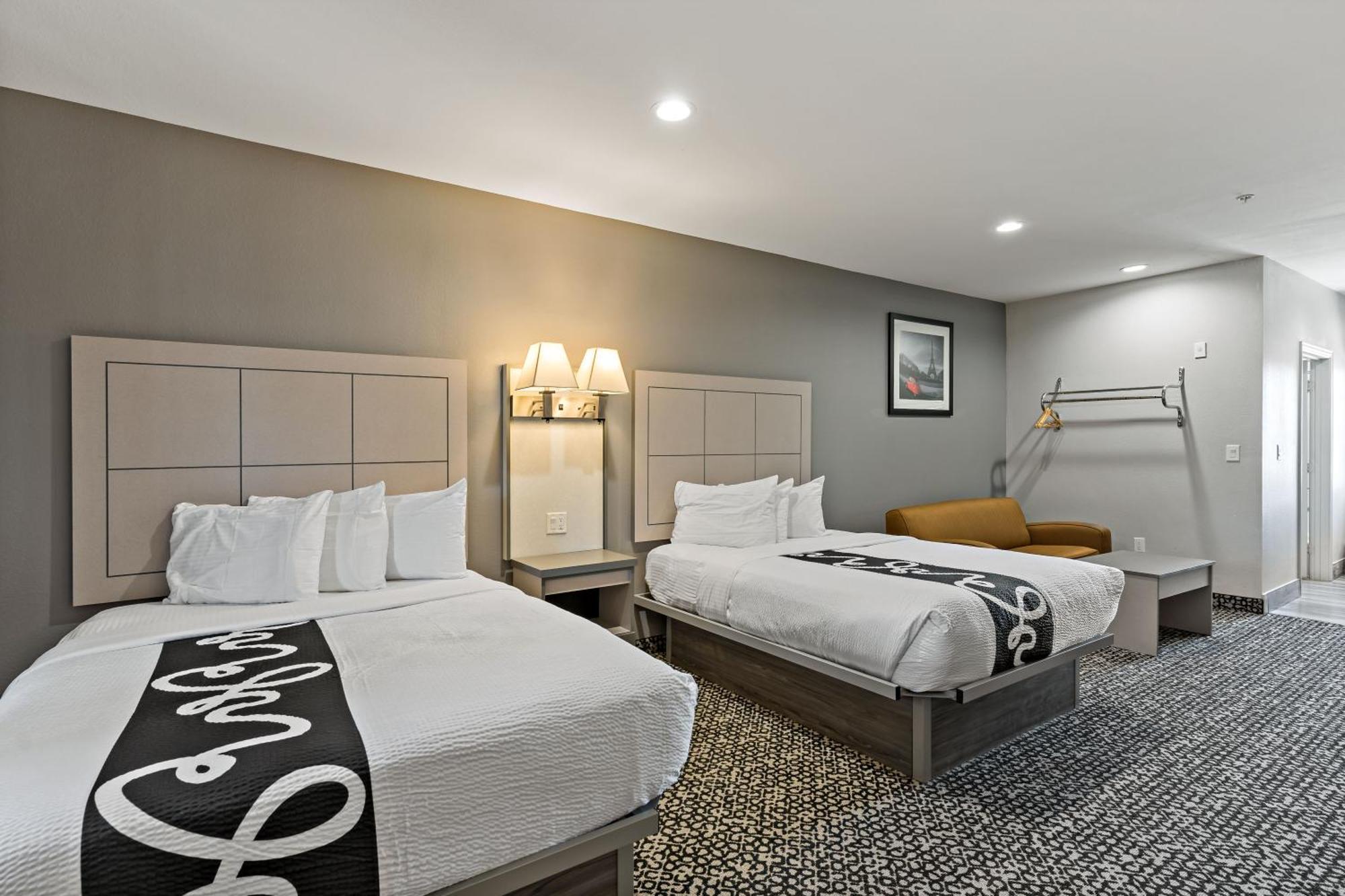Paris Inn & Suites Екстериор снимка