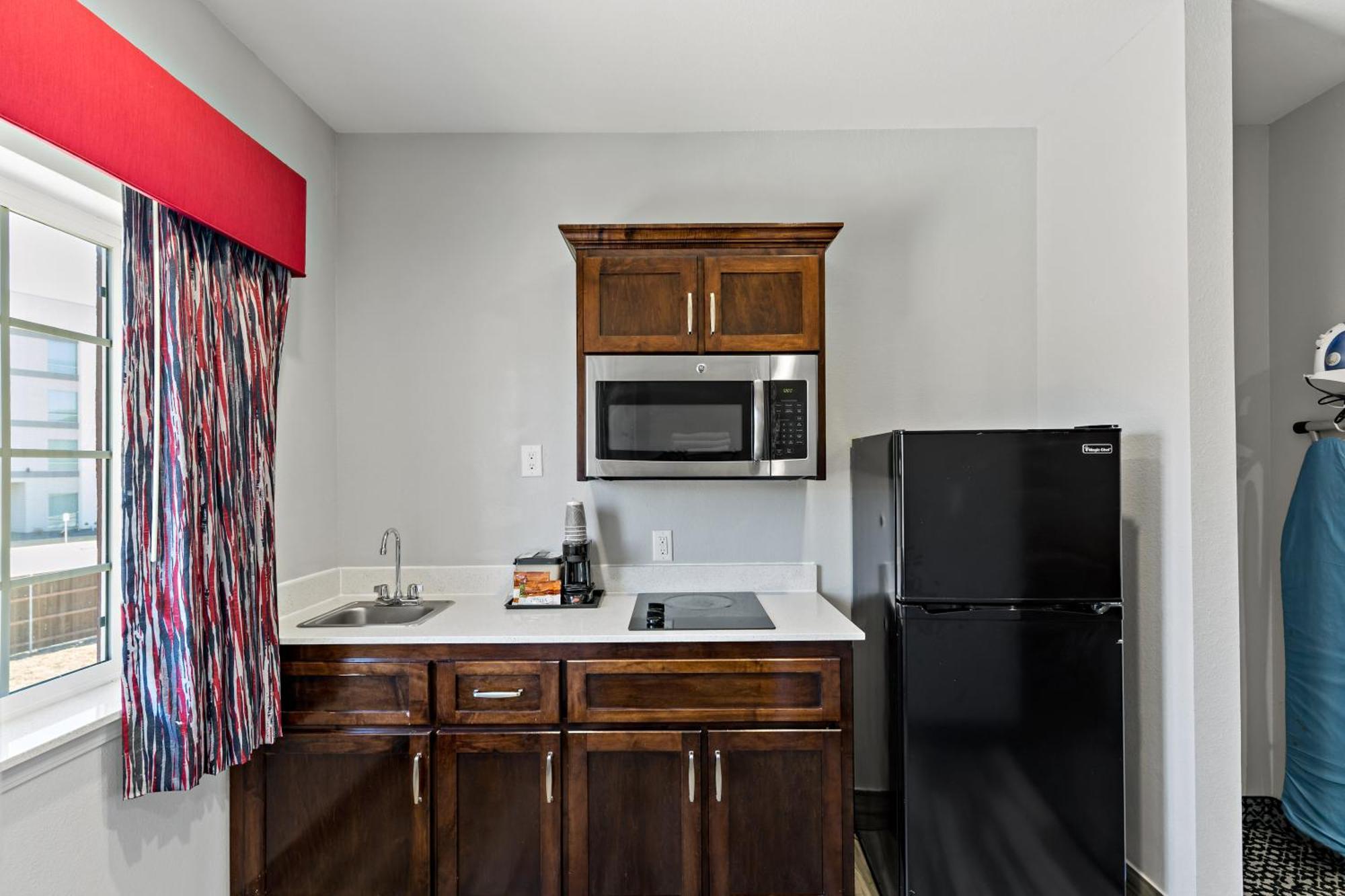 Paris Inn & Suites Екстериор снимка