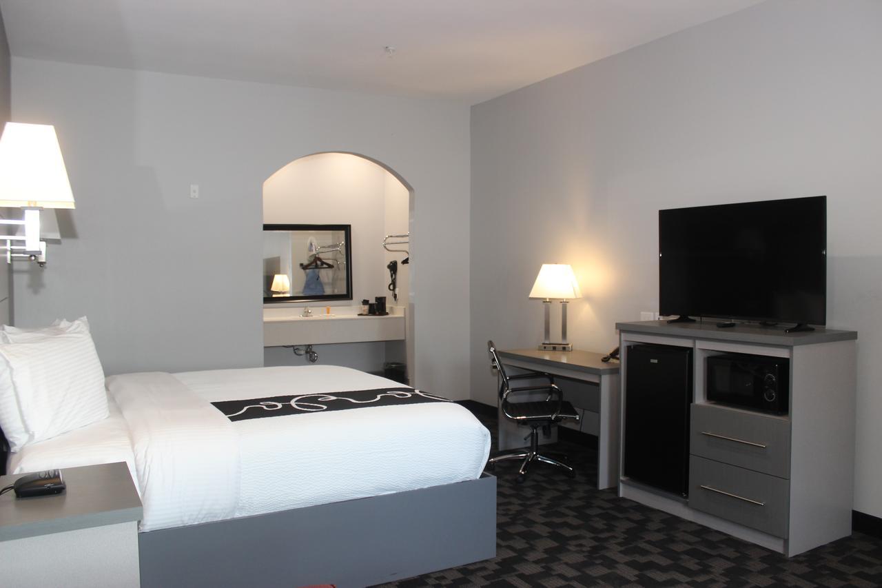 Paris Inn & Suites Екстериор снимка