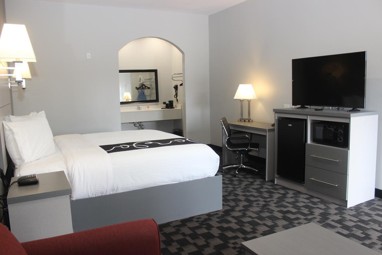 Paris Inn & Suites Екстериор снимка