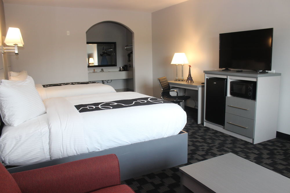 Paris Inn & Suites Екстериор снимка